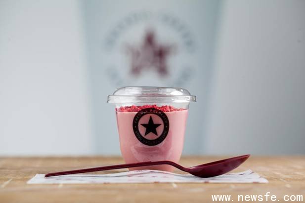 树莓酸奶杯